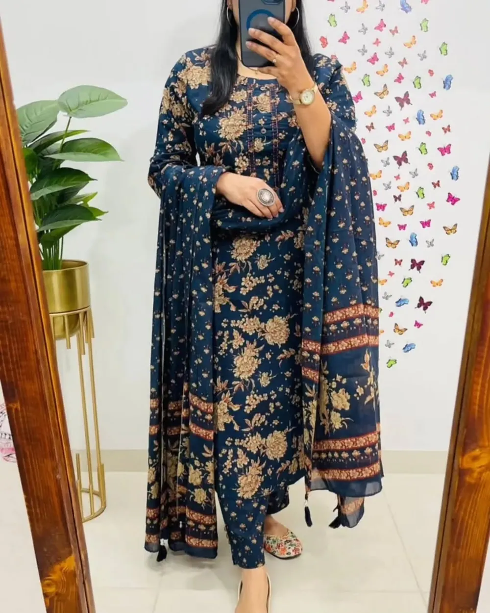 Ishita Navy Bloom Print Kurta Set