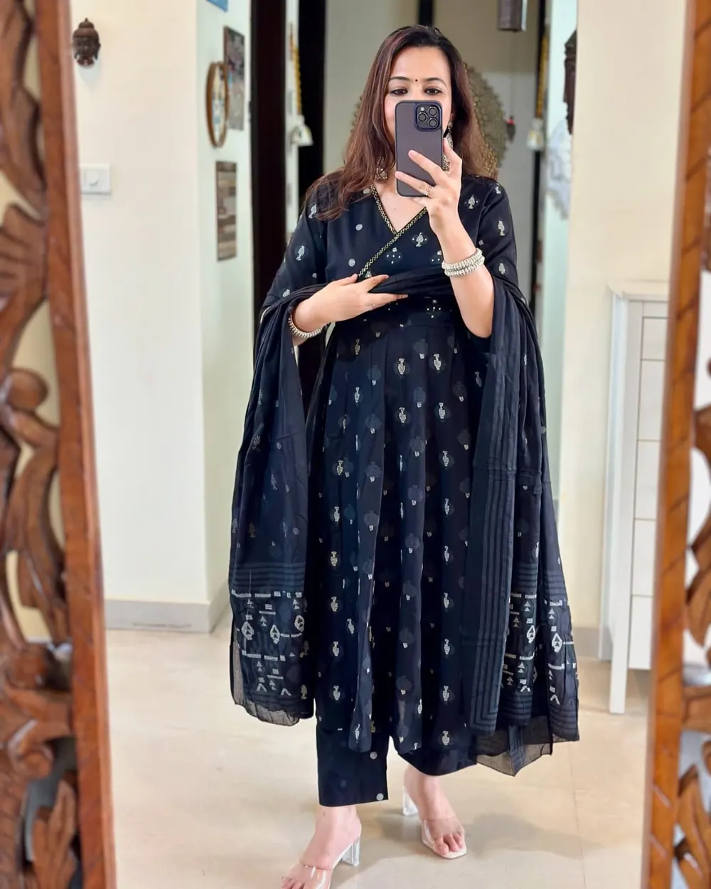 Kiara Navy Sequin Buti Kurta Set
