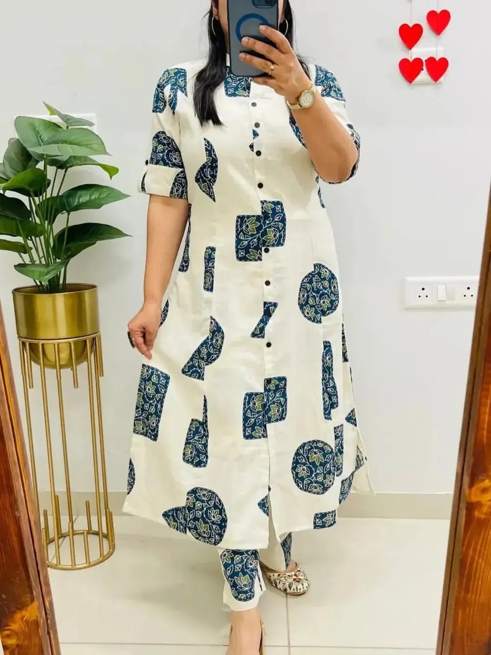 Mahira White Blue-Bloom Kurta Set — image 1