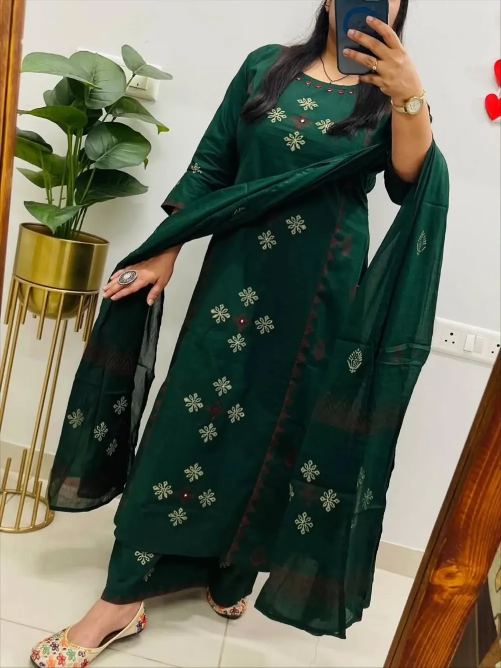 Vanya Emerald Gold-Booti Kurta Set
